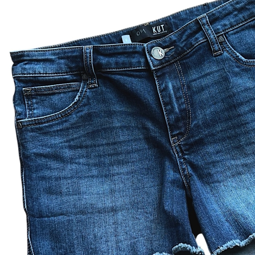 KUT FROM THE KLOTH | NWOT GIDGET FRAY MID-RISE DENIM SHORTS | 6 - Picture 3 of 9